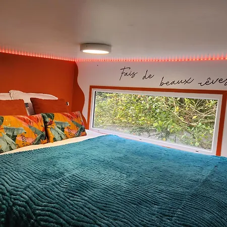 Сasa de vacaciones Le Cocon D'amour  Tiny-house Avec Jaccuzi Privé *