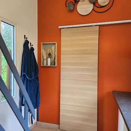 Сasa de vacaciones Le Cocon D'amour  Tiny-house Avec Jaccuzi Privé *