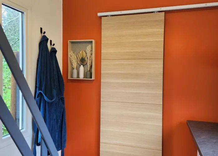 Сasa de vacaciones Le Cocon D'amour  Tiny-house Avec Jaccuzi Privé *