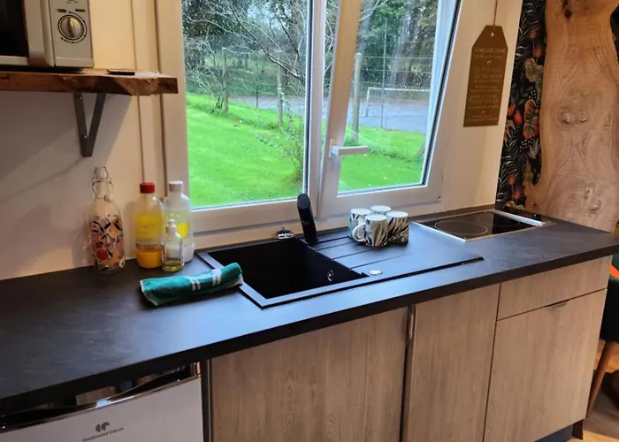 Сasa de vacaciones Le Cocon D'amour  Tiny-house Avec Jaccuzi Privé *