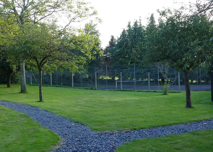 Сasa de vacaciones Le Cocon D'amour  Tiny-house Avec Jaccuzi Privé